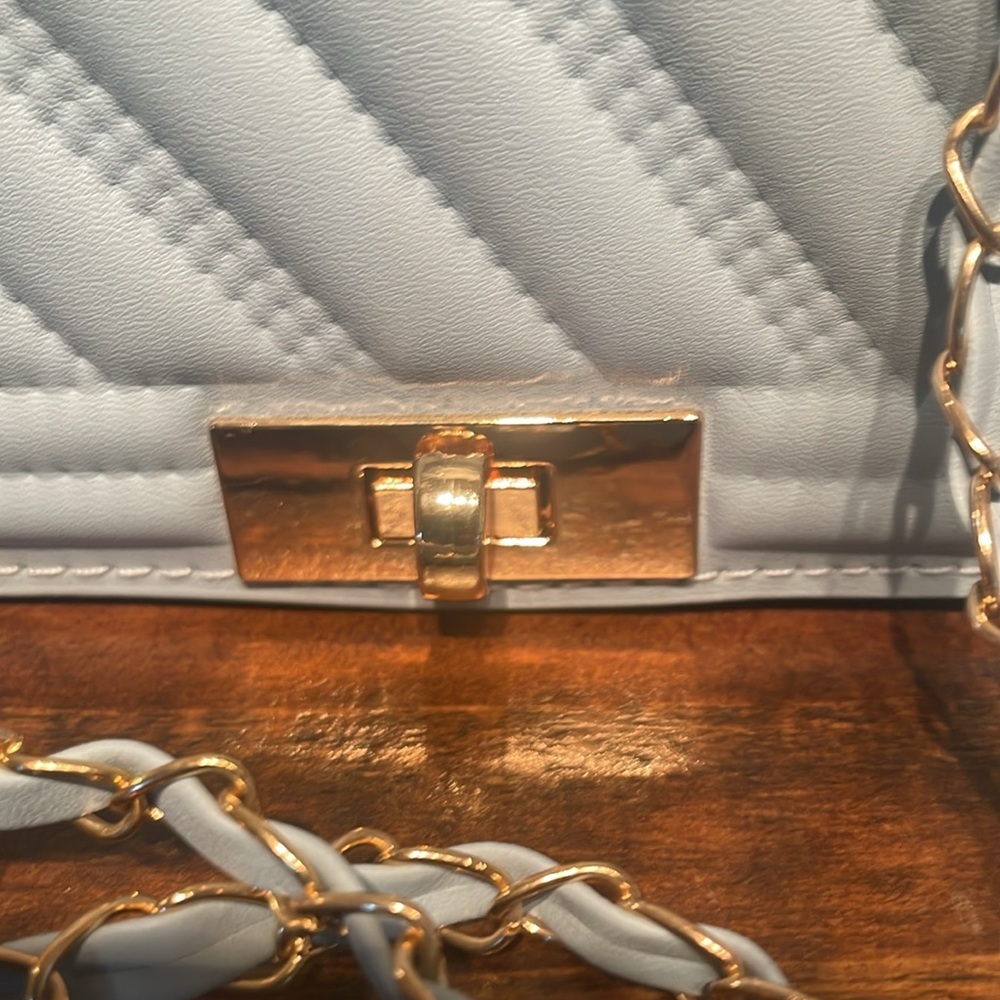 Elegant Baby Blue Quilted Vegan Leather Shoukder/Crossbody Bag Like New - Picture 2 of 7